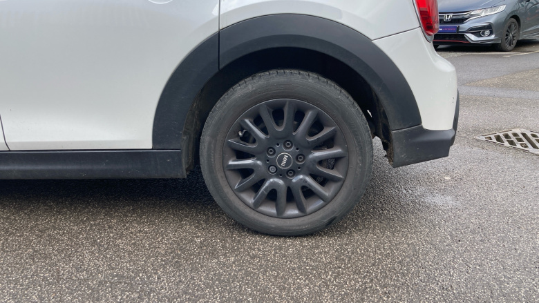 MINI Cooper 1.5 C Classic 5dr Auto Petrol Hatchback